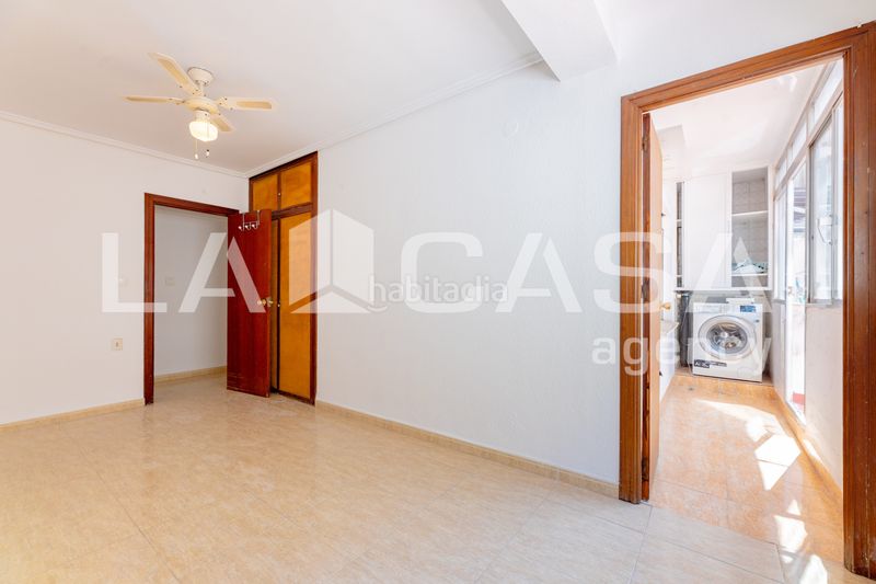 Foto 41a52587-7914-4811-8bb8-2e2247aa6b13. Pis a Ciutat Jardí Valencia