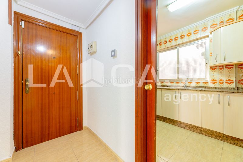 Foto a35ffbbc-d0ba-4070-949e-3fdc9b770515. Pis a Ciutat Jardí Valencia