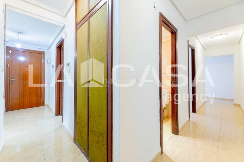 Foto a8e85be2-c44b-4d56-9599-68f98cfe3f67. Pis a Ciutat Jardí Valencia