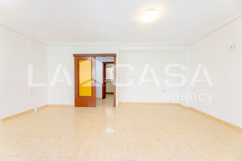 Foto af0b9be9-dd9a-4ebb-a7c3-279aab41274a. Pis a Ciutat Jardí Valencia