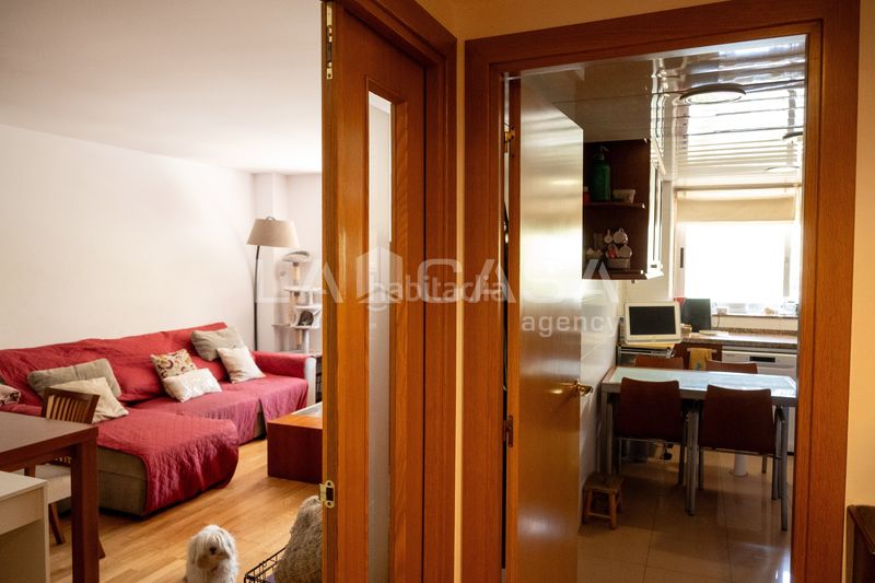 Foto 64a8fe68-a1ea-4ce2-982d-ac422f00a7fb. Pis amb calefacció aparcament a Vilapicina - Torre Llobeta Barcelona