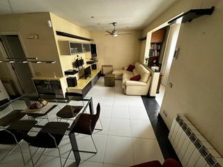Appartement  Calle portbou. Dos pisos juntos con balcón cerrado y barbacoa!