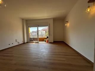 Appartement à Sants-Badal. Reformado a estrenar con balcón y ascensor
