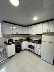 Appartement à La Torrassa. Acogedor piso de 1 habitación en planta sótano  ideal para empez