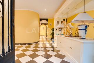 Planta baja en Vila de Gràcia. Magnífica planta baja en la zona de vila de gràcia!!!