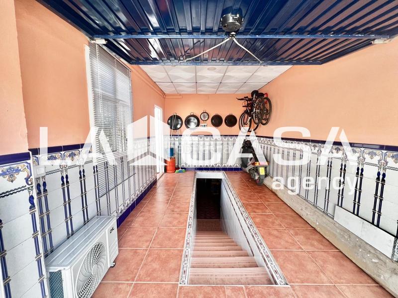 Foto d4e04e19-62db-4e61-88a2-2f6a304f7863. Casa en Centro - Doña Mercedes Dos Hermanas