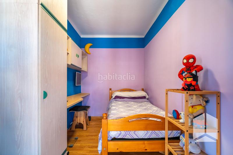 Foto eaa9a830-0b0b-40e0-8973-3a01a3883443. Ático oportunidad en el centro piso con inquilino y ascensor aprobado! en Castelldefels