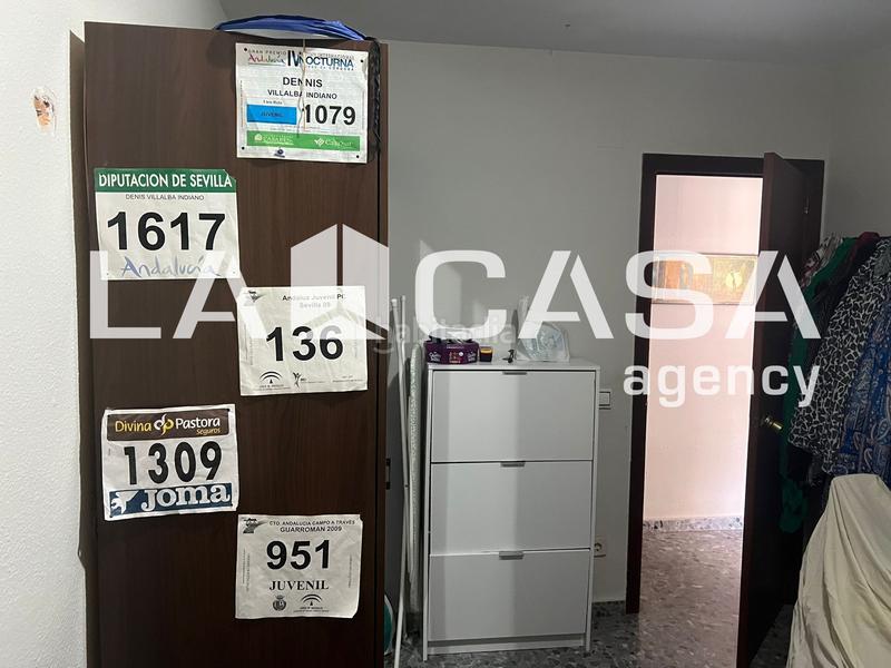 Foto 4b4eee08-609a-400c-8529-e8f5f41a6982. Piso  en planta baja con patio privado y excelente ubicación junto a la plaza de valme! en Dos Hermanas