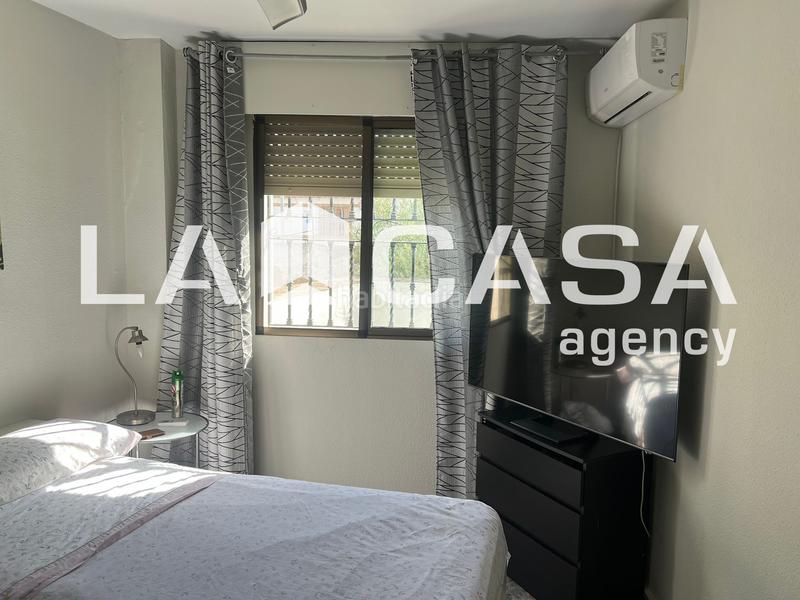 Foto 5264ec82-f80c-4b62-84a9-f973e4565396. Piso  en planta baja con patio privado y excelente ubicación junto a la plaza de valme! en Dos Hermanas