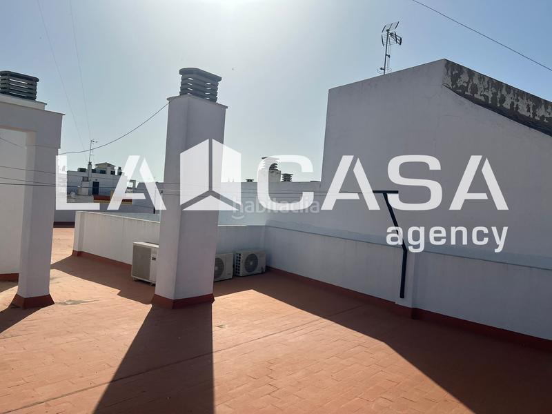 Foto 99f2c9f3-109a-4324-8374-6a31ad8edbe0. Piso  en planta baja con patio privado y excelente ubicación junto a la plaza de valme! en Dos Hermanas