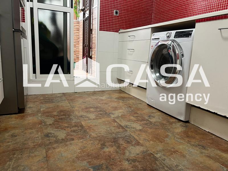 Foto b8dcd912-c2bb-4e0d-8452-a43e17ddd7ee. Piso  en planta baja con patio privado y excelente ubicación junto a la plaza de valme! en Dos Hermanas