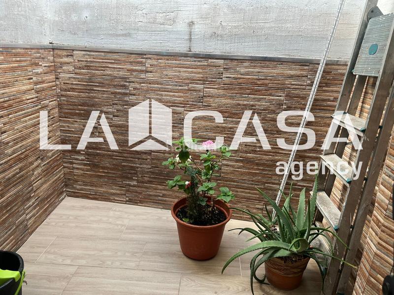 Foto d33e143d-a033-4e54-948c-0bbb3d3574be. Piso  en planta baja con patio privado y excelente ubicación junto a la plaza de valme! en Dos Hermanas