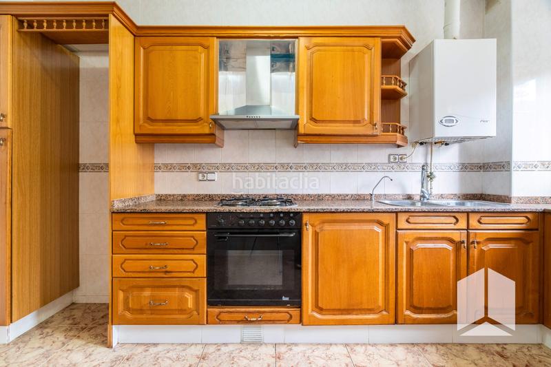 Foto b0eb61ef-0ca5-48dd-9b60-4c47b5fc594d. Dúplex  en venta en el castell poble vell!! en Castelldefels