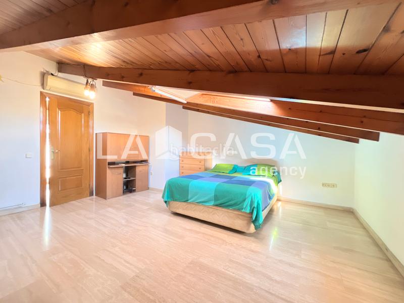 Foto 0480e4e7-07d0-443f-ace0-c14a922e81d9. Casa amb calefacció a Progrés - Pep Ventura Badalona