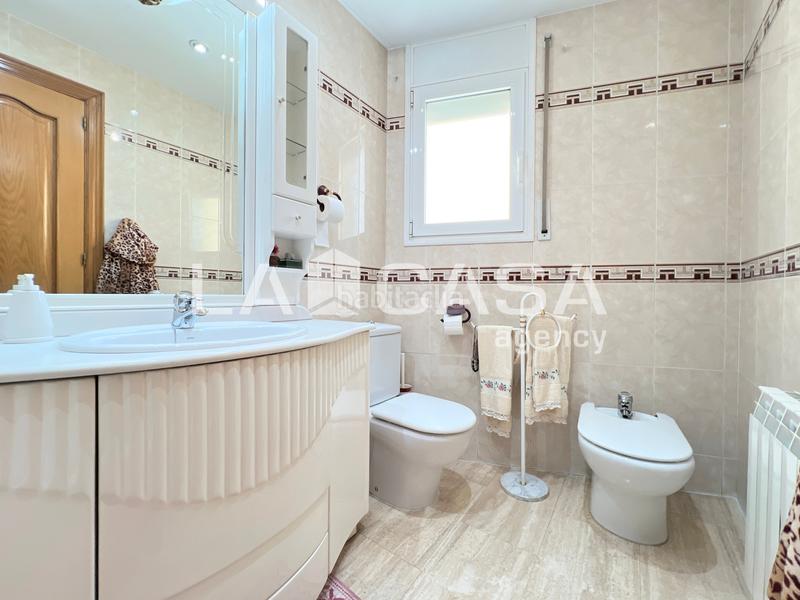 Foto 5a912eec-c895-4101-96b3-52bfe62bf7a0. Casa amb calefacció a Progrés - Pep Ventura Badalona