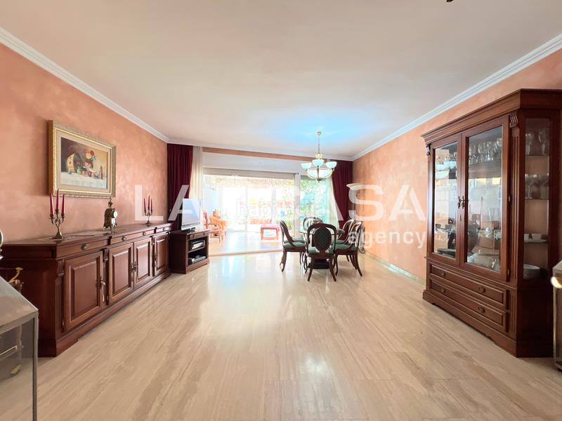 Foto a4ea8430-8e4a-42db-9ae6-8ed37e394bfa. Casa amb calefacció a Progrés - Pep Ventura Badalona