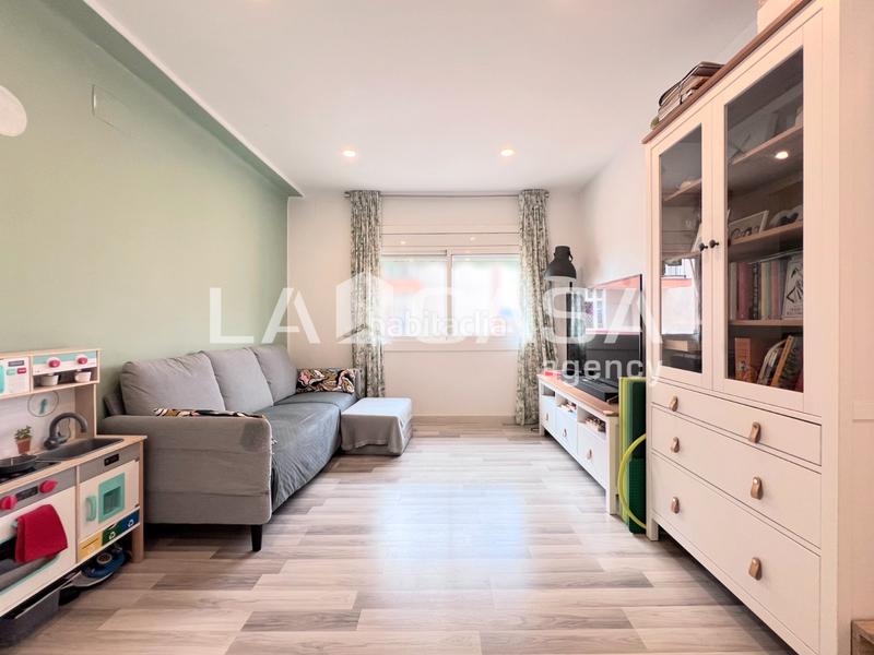 Foto 84217cbd-ba4b-4f47-b747-07f840524062. Appartement dans Llefià Badalona