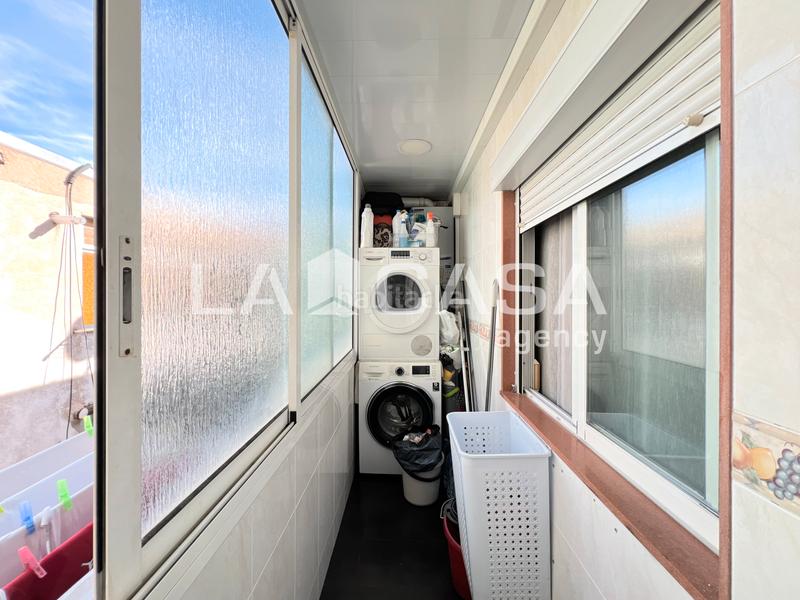 Foto 17fa75eb-1e1d-4913-ad0c-0041d90d16a8. Piso  reformado en finca con ascensor gran oportunidad! en Badalona