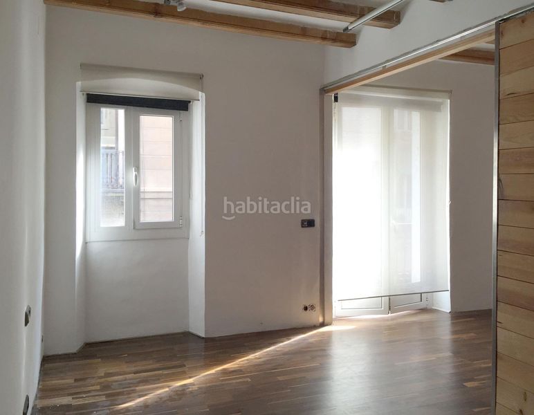 Foto d11de81f-82b8-4be2-b4fa-aaa0925552a7. Pis a Raval Barcelona