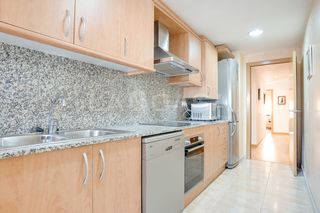 Piso  Carrer de la circumval-lació. Piso totalmente exterior!! con terraza privada!