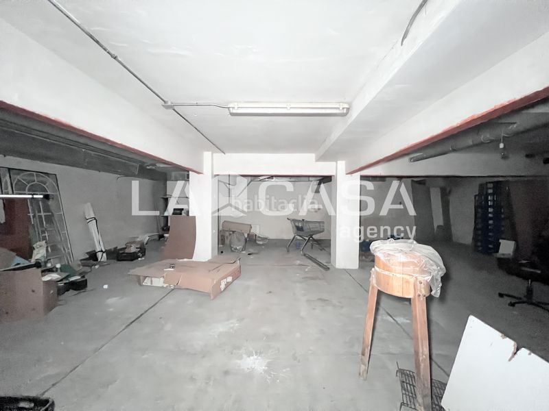 Foto b5d4c4df-a3a3-4e7e-8abc-ea3a3e828756. Local comercial a Llefià Badalona