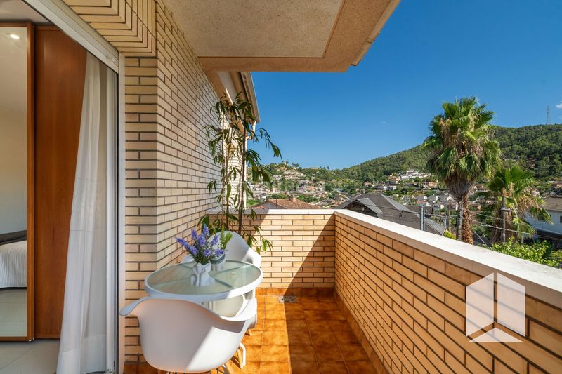 Foto 5c23f5f5-8c10-492c-a90c-9d20600c8018. Casa amb aparcament piscina a Sant Vicenç dels Horts