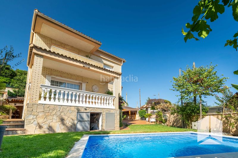 Foto 7d7d3e91-ed27-4b79-85c9-3d0b155156c4. Casa amb aparcament piscina a Sant Vicenç dels Horts