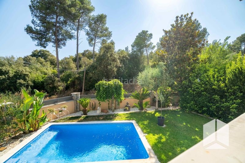 Foto c842197d-4026-485b-8a3c-99491fc9d94f. Casa amb aparcament piscina a Sant Vicenç dels Horts