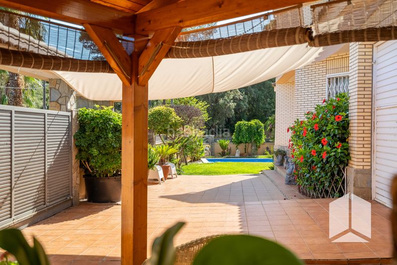 Foto e5c0a131-b8a9-47d5-9edb-e8264da3ed6b. Casa amb aparcament piscina a Sant Vicenç dels Horts