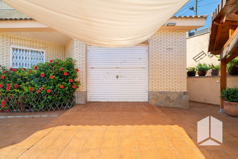Foto ffae3133-ca88-4ec2-92de-368719ec6c38. Casa amb aparcament piscina a Sant Vicenç dels Horts