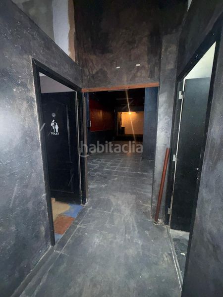 Foto 43da7de4-cbee-4e4a-88b3-4585e2bb59a7. Local comercial a Hostafrancs Barcelona