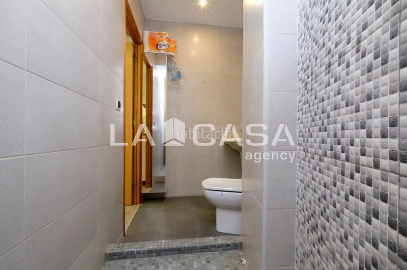 Foto 01b7de98-231c-4849-aa65-a41e13a66fe1. Local comercial a Guinardó Barcelona