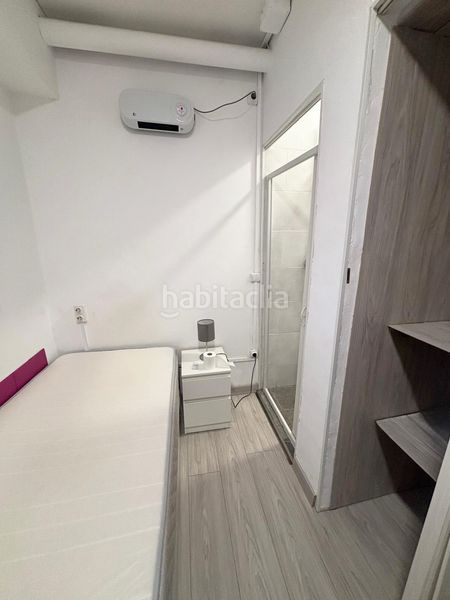 Foto ec7d0173-3d51-41a2-a872-5511cf330c8c. Local comercial a Raval Barcelona