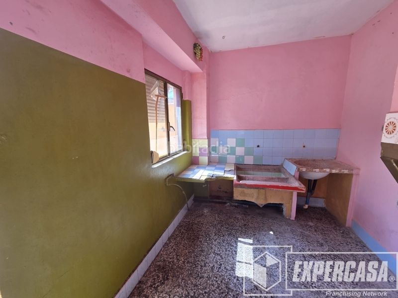 Foto 24d9b3ac-2866-4881-8f24-0b17f0e8cac4. Casa amb aparcament a Alquenència - Venècia Alzira