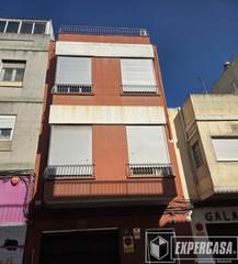 Casa aparellada en Calle reis catolics 22