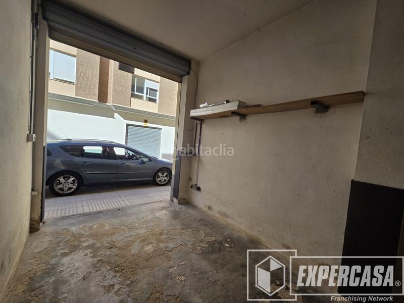 Foto e0b90360-bed7-4f37-a104-5747597d1981. Parking coche en Sants Patrons Alzira