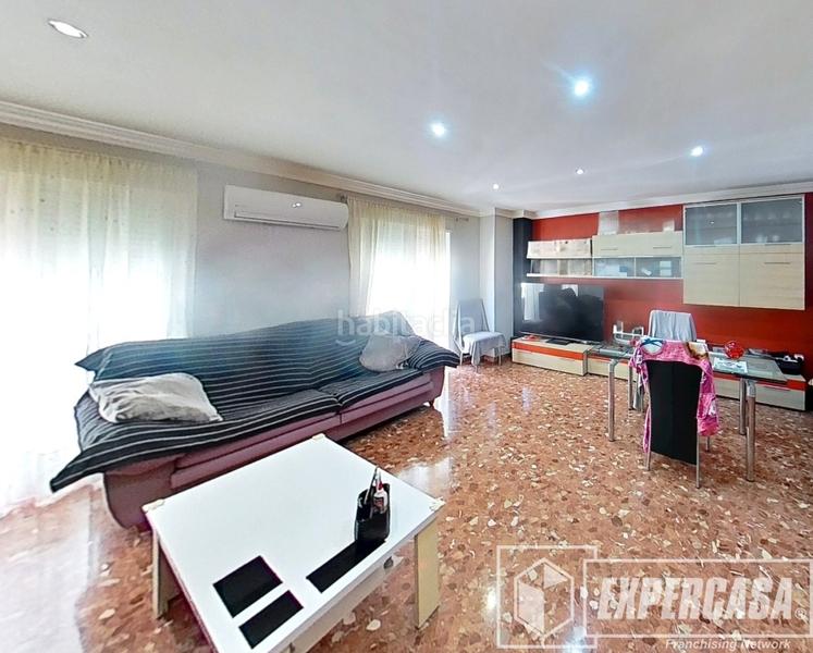 Foto ee0085a0-d548-4f5e-bbe1-aad2a01d3902. Pis a Pere Crespí Alzira