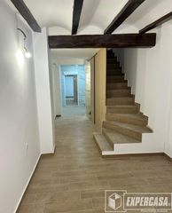 Casa aparellada a Sants Patrons