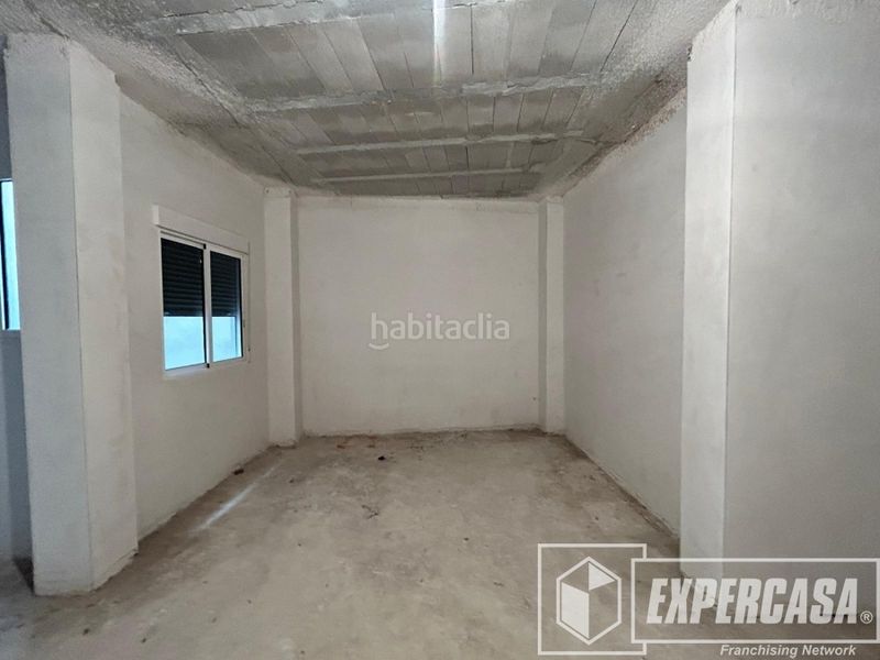 Foto c0c45fbb-9bf8-4657-aa1d-9a26695be4ee. Edificio en Caputxins Alzira