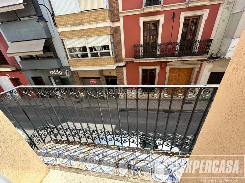 Foto d83b1309-20be-4dfc-9dc8-6135341cfcd1. Edificio en Caputxins Alzira