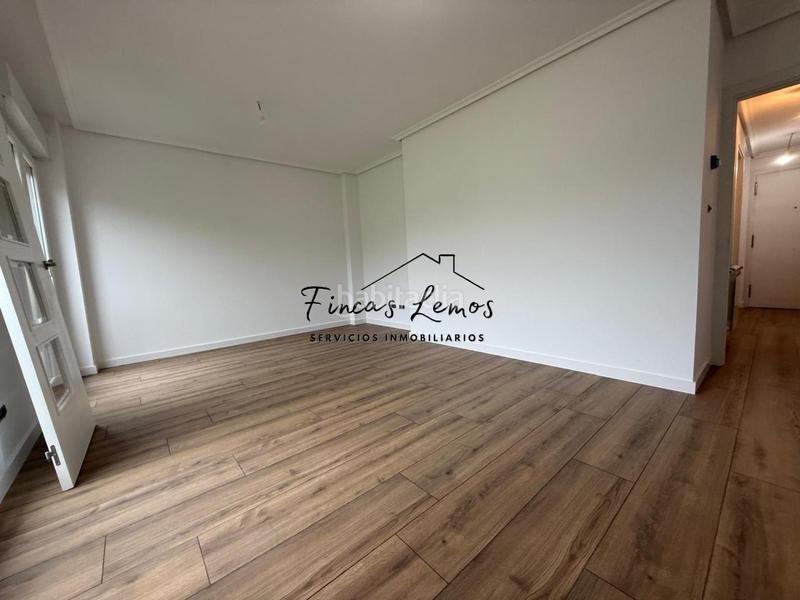 Foto 0d8d8558-e08c-4164-b66b-44a687ae6d65. Appartamento con riscaldamento parcheggio in Vimianzo