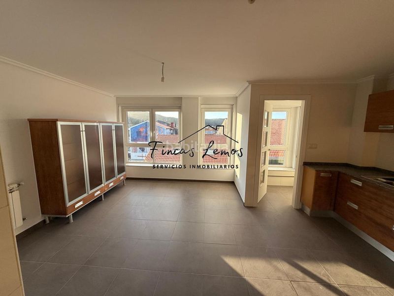 Foto b997876b-a7b9-4879-8407-16016e4b0614. Flat with heating parking in Vimianzo