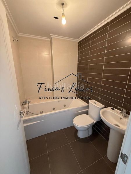 Foto da798886-0b57-4692-85bd-ce56b64f5fa3. Flat with heating parking in Vimianzo
