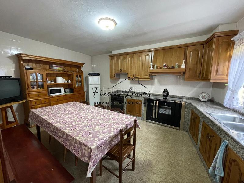 Foto 2b5a81d6-8dd8-4290-ae5e-541519c129b4. Casa amb calefacció aparcament a Vimianzo