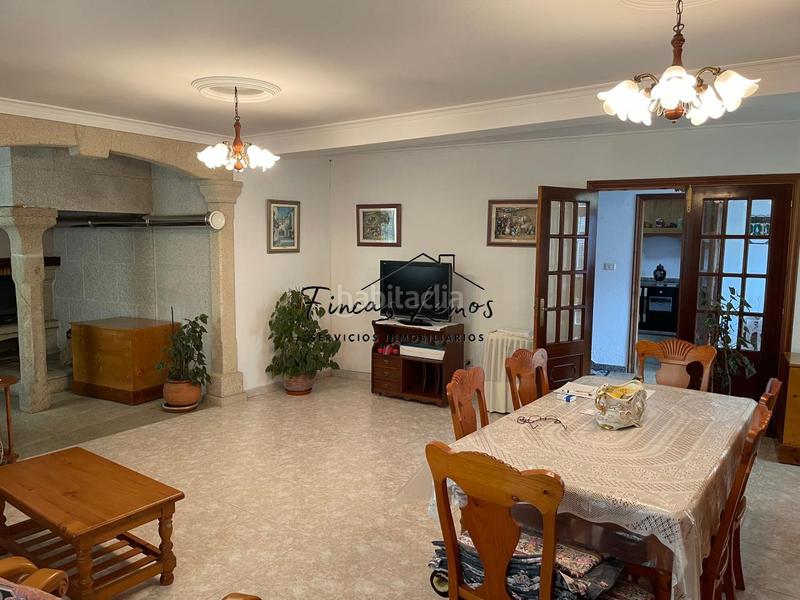 Foto 78510a2d-4778-4313-b29f-0c08d93a9b35. Casa amb calefacció aparcament a Vimianzo