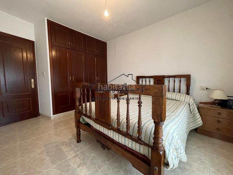 Foto 89166df5-9a66-42e6-a5c2-ac994ac08cb0. Casa amb calefacció aparcament a Vimianzo