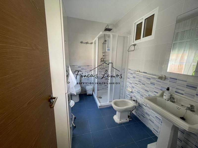 Foto 50b2e5a8-db5d-4d90-aa69-dfcc93b7ae16. Casa amb aparcament a Camariñas