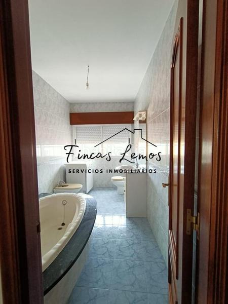 Foto b48df5e2-2459-43f4-97be-40f1f09e2012. Piso en Camariñas