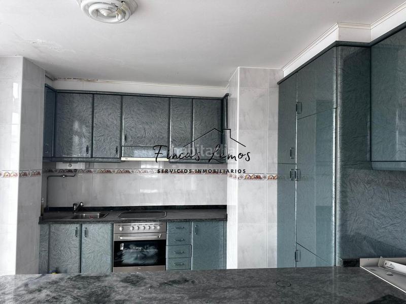 Foto c571cfca-7151-4ed3-8adf-067be1e547c2. Piso en Camariñas