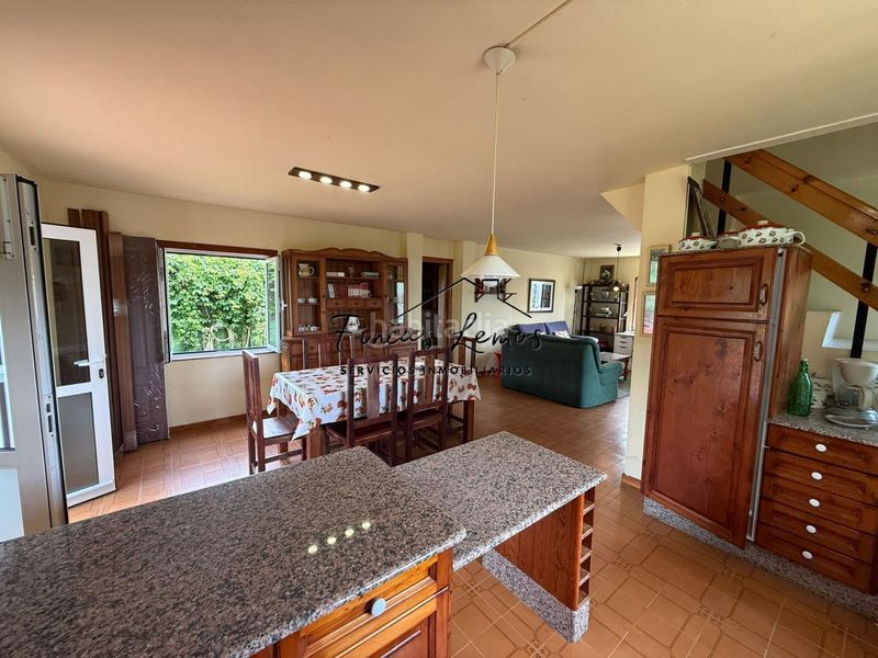 Foto 5dc9a748-b3fa-4955-b924-c05e86bb02ac. Casa amb aparcament a Camariñas